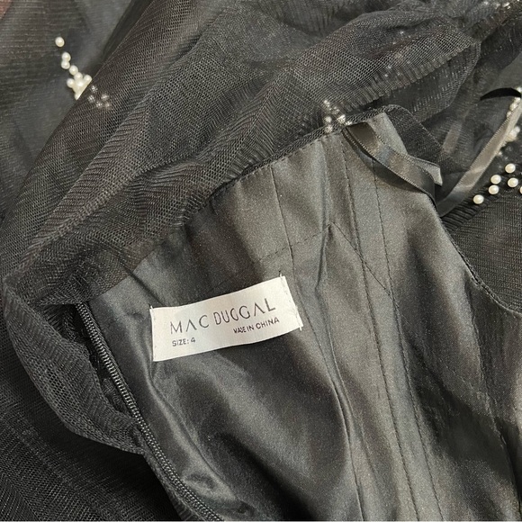 MAC Duggal Black Off The Shoulder Pearl Embellished Tulle Cocktail Dress Reemoly - Picture 17 of 17